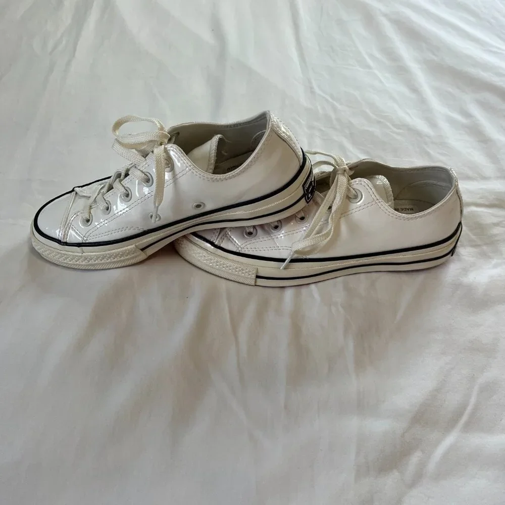 Converse Chuck Taylor White Faux Leather Low Top Converse | Size 6